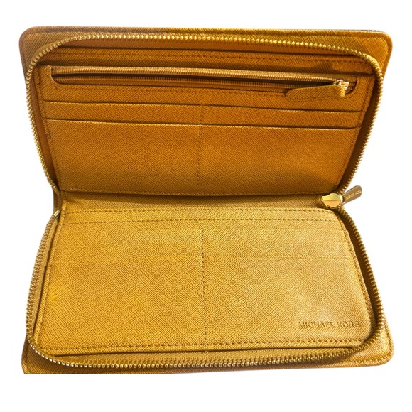 Michael Kors Tan With Gold Accent Wallet - Picture 4 of 8